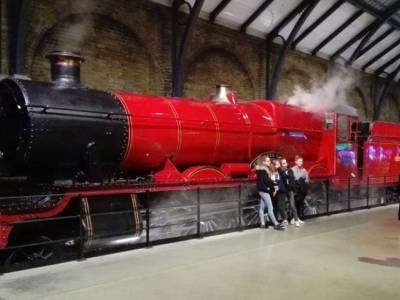 Tag_4_Harry_Potter_Gleis_9_3_4_original